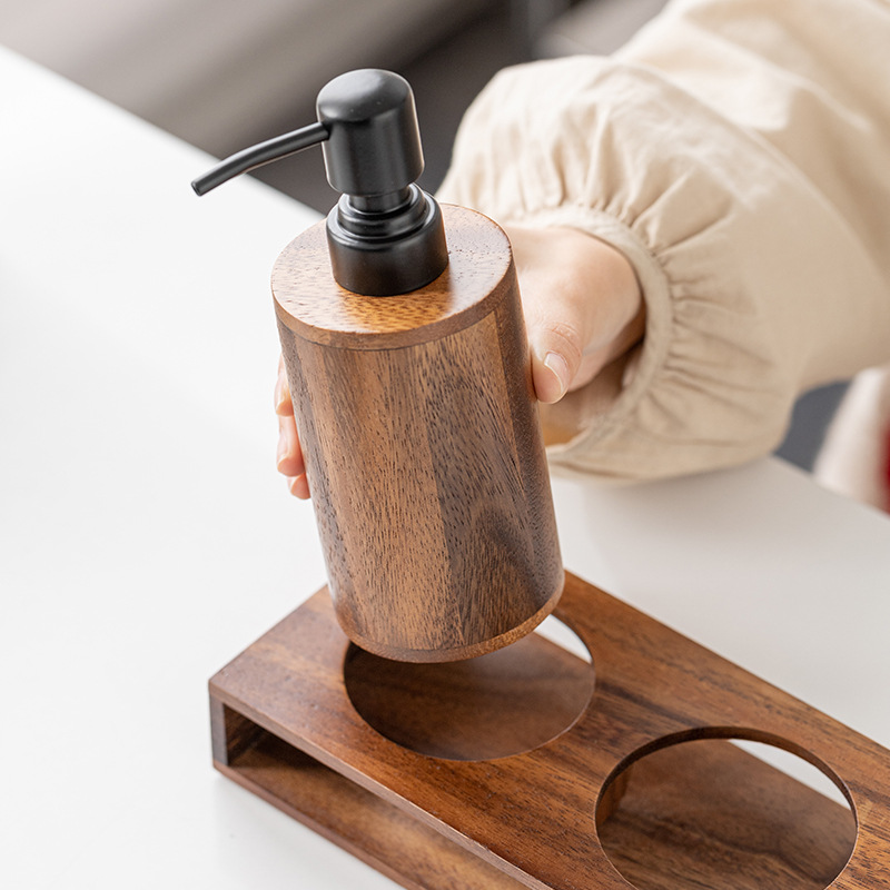 Puste butelki z drewna orzecho – Luxury Skincare Bottles recenzja i cena